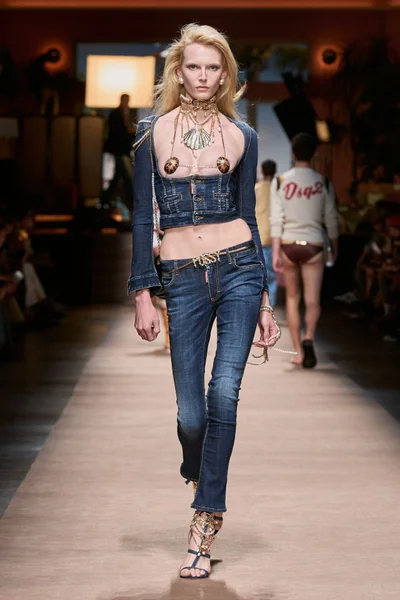 Look 38